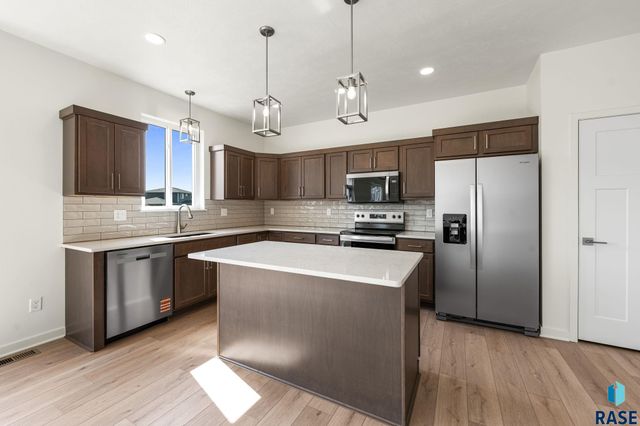 6304 S Dublin Ave Avenue, Sioux Falls, SD 57106
