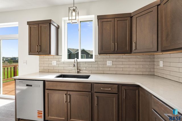 6304 S Dublin Ave Avenue, Sioux Falls, SD 57106
