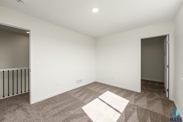 6304 S Dublin Ave Avenue, Sioux Falls, SD 57106