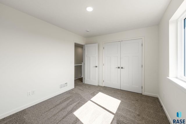 6304 S Dublin Ave Avenue, Sioux Falls, SD 57106