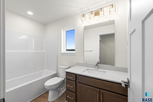 6304 S Dublin Ave Avenue, Sioux Falls, SD 57106