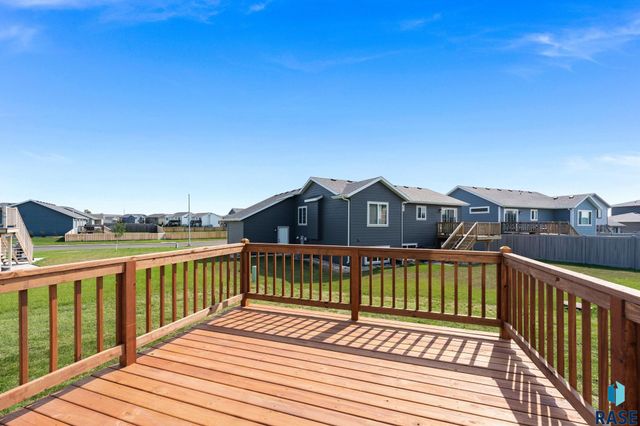 6304 S Dublin Ave Avenue, Sioux Falls, SD 57106