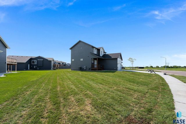 6304 S Dublin Ave Avenue, Sioux Falls, SD 57106