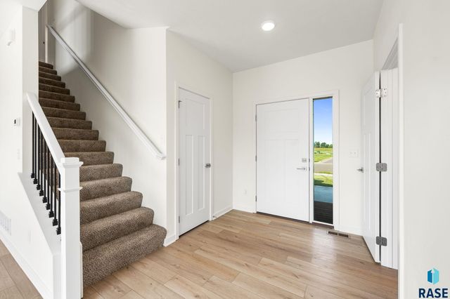 6304 S Dublin Ave Avenue, Sioux Falls, SD 57106