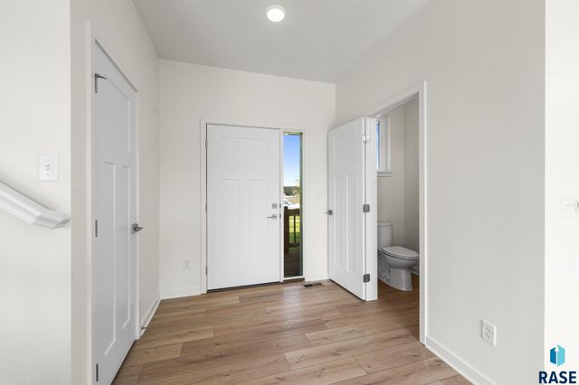 6304 S Dublin Ave Avenue, Sioux Falls, SD 57106