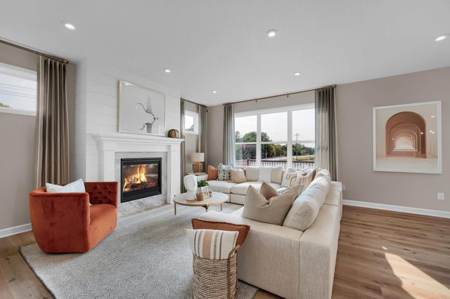 8013 Glenwood Drive, Lino Lakes, MN 55014