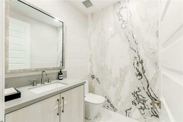 11730 N Primrose Court, Porter Ranch, CA 91326