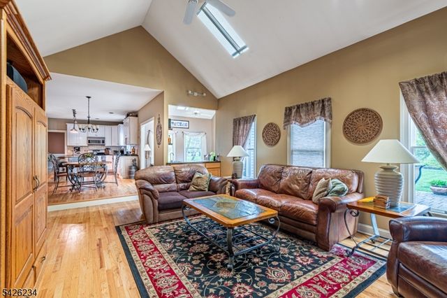 106 Stone Crossing, Greenwich Twp., NJ 08886