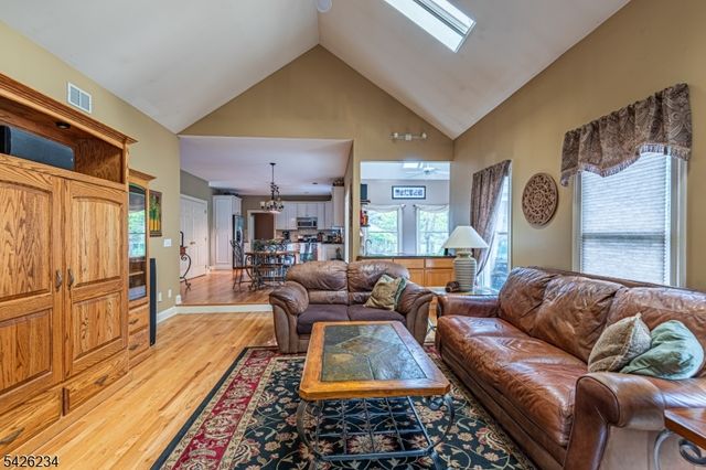 106 Stone Crossing, Greenwich Twp., NJ 08886