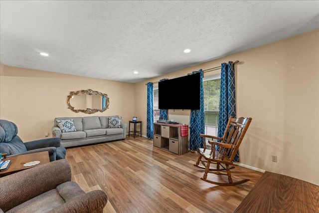 9 Bonnie Lane, Southgate, KY 41071