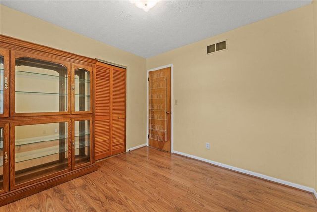 9 Bonnie Lane, Southgate, KY 41071