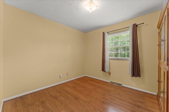 9 Bonnie Lane, Southgate, KY 41071