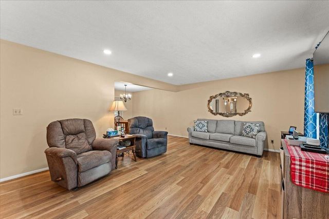 9 Bonnie Lane, Southgate, KY 41071