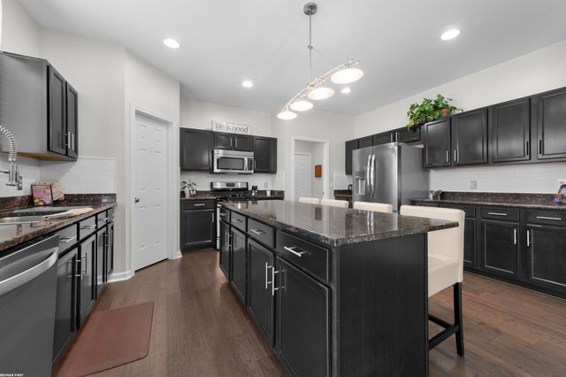55590 Irvin Drive, Shelby Twp, MI 48316