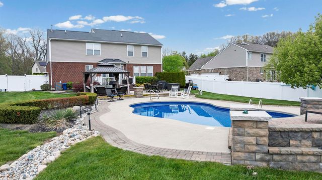 55590 Irvin Drive, Shelby Twp, MI 48316