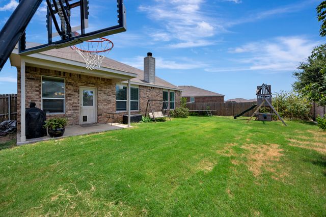 8105 Kurgan Trail, Fort Worth, TX 76131