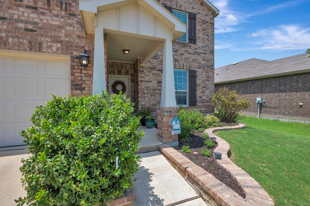 8105 Kurgan Trail, Fort Worth, TX 76131