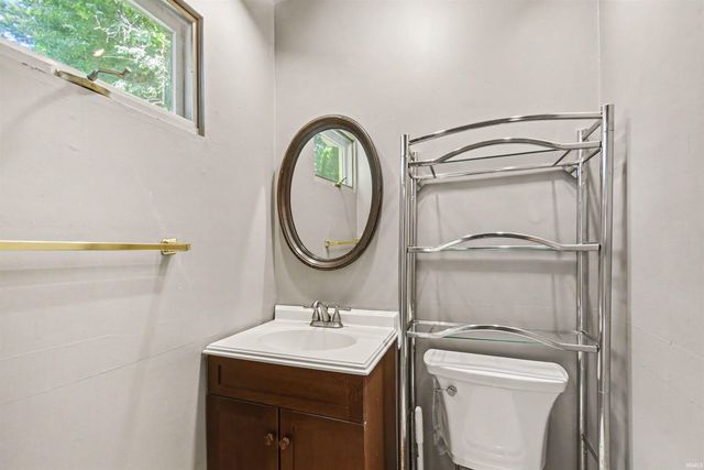 1824 Peachtree Lane, South Bend, IN 46617