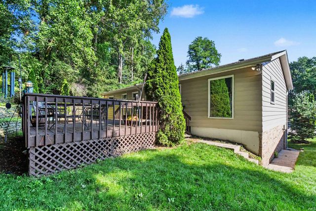1824 Peachtree Lane, South Bend, IN 46617