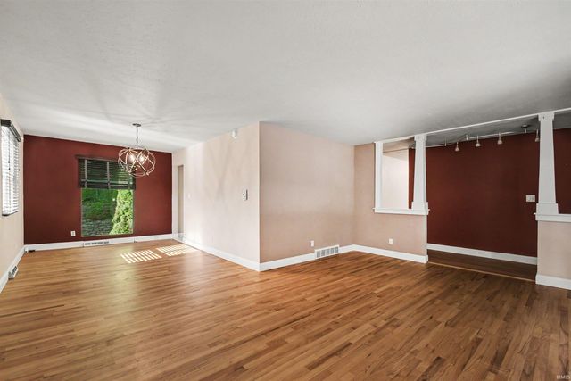 1824 Peachtree Lane, South Bend, IN 46617