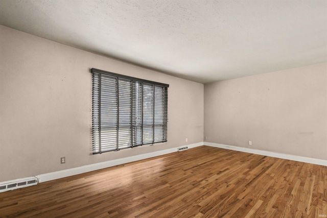 1824 Peachtree Lane, South Bend, IN 46617