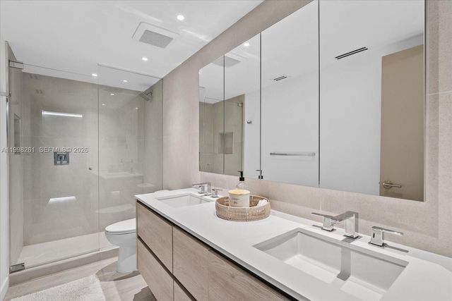 199 Ocean Lane Dr 1001, Key Biscayne, FL 33149