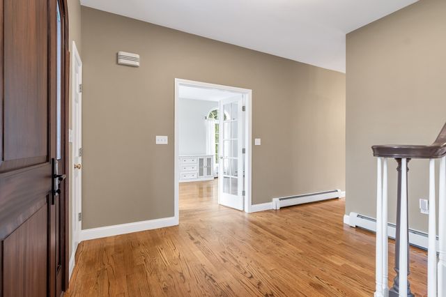 31 Burbank Road, Londonderry, NH 03053
