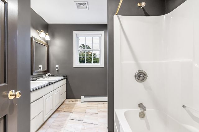 31 Burbank Road, Londonderry, NH 03053