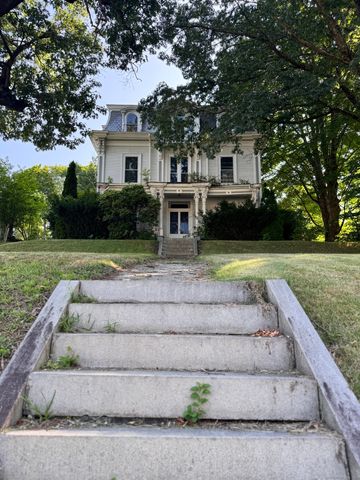 45 McKinley Avenue, Norwich, CT 06360
