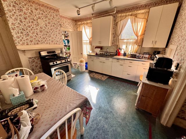 45 McKinley Avenue, Norwich, CT 06360