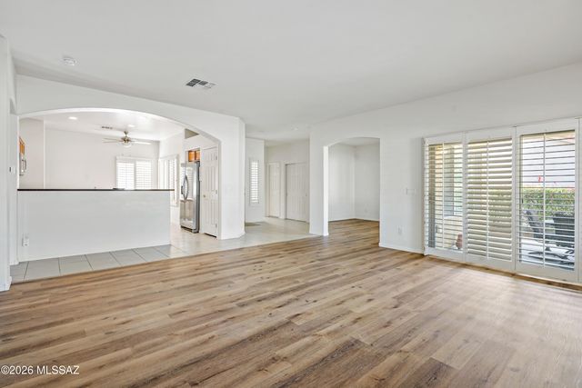 941 N Desert Deer Pass, Green Valley, AZ 85614