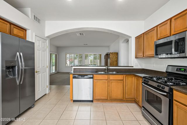 941 N Desert Deer Pass, Green Valley, AZ 85614