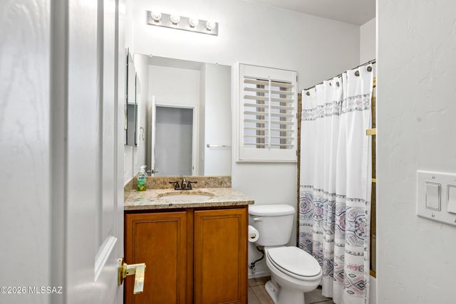 941 N Desert Deer Pass, Green Valley, AZ 85614