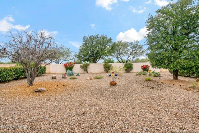 941 N Desert Deer Pass, Green Valley, AZ 85614