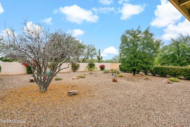 941 N Desert Deer Pass, Green Valley, AZ 85614