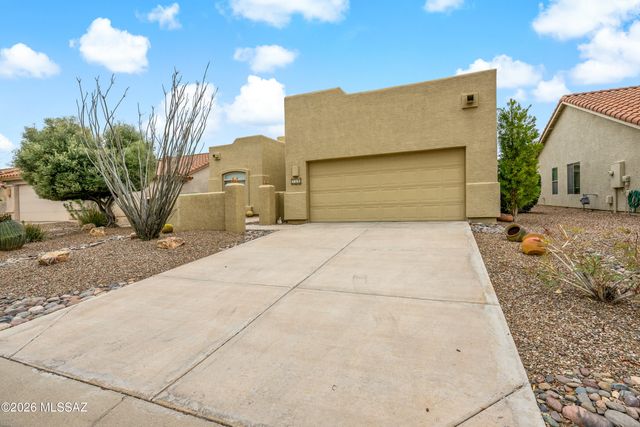 941 N Desert Deer Pass, Green Valley, AZ 85614