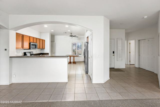 941 N Desert Deer Pass, Green Valley, AZ 85614