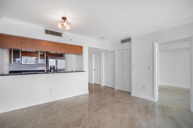 1800 N Bayshore Dr 2410, Miami, FL 33132