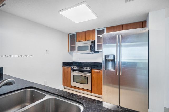 1800 N Bayshore Dr 2410, Miami, FL 33132