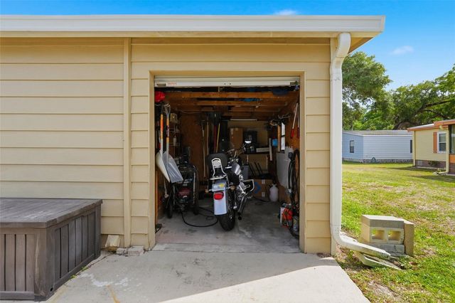 111 WINTERBERRY AVENUE, Wildwood, FL 34785