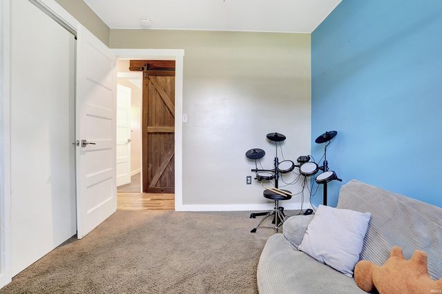 15743 Old State Road, Evansville, IN 47725