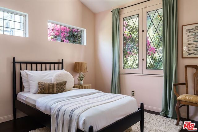 3135 Isabel Drive, Los Angeles, CA 90065