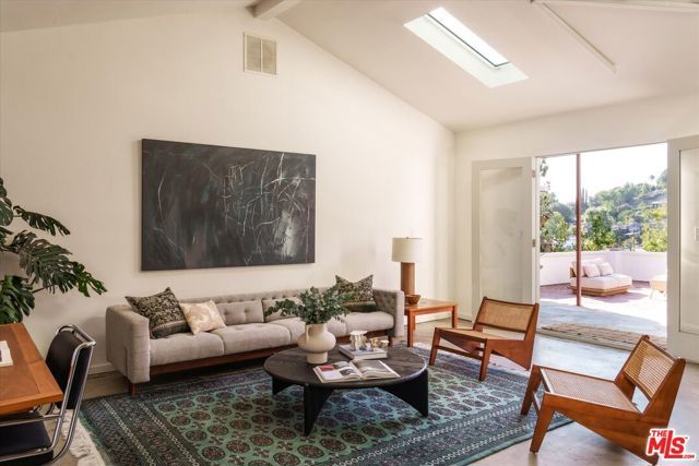 3135 Isabel Drive, Los Angeles, CA 90065
