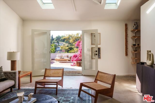 3135 Isabel Drive, Los Angeles, CA 90065