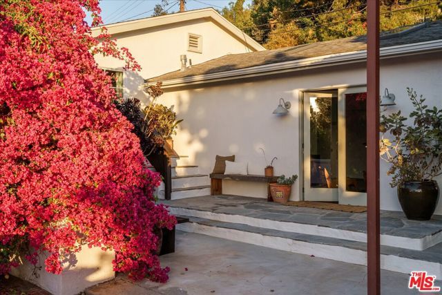 3135 Isabel Drive, Los Angeles, CA 90065