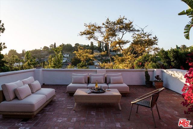 3135 Isabel Drive, Los Angeles, CA 90065