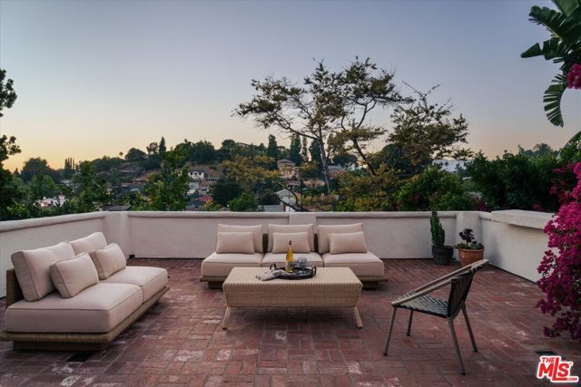 3135 Isabel Drive, Los Angeles, CA 90065