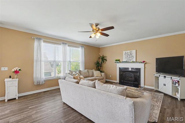 1211 Cashmere Lane, St Peters, MO 63376