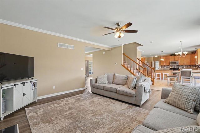 1211 Cashmere Lane, St Peters, MO 63376