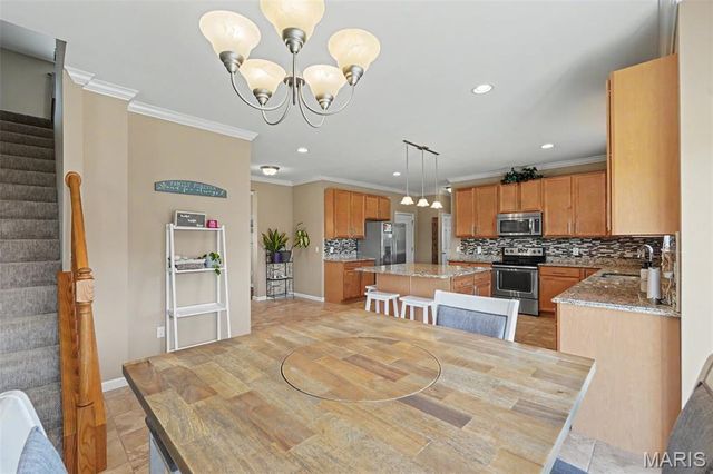 1211 Cashmere Lane, St Peters, MO 63376